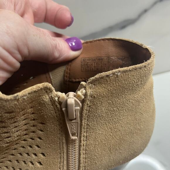 Vionic FLAW Women's Tan Suede Peep Toe Comfort Chunky Heel Chryssa Boots Sz 7.5 - Picture 5 of 9